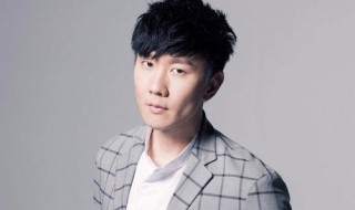 防止刘海出油小窍门（如何改善油性头发）