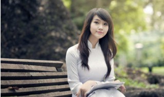 女生如何穿搭有气质（女生怎样穿搭显成熟）