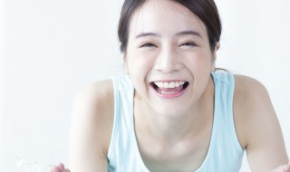 蒸馏水敷脸后还要洗脸吗（蒸馏水敷脸后还要洗脸吗女生）