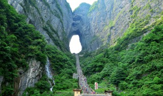 天门山在哪里 望天门山的天门山在哪