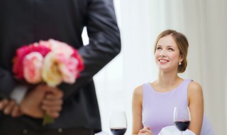 第一次和相亲女约会需要什么礼物（第一次和相亲女孩约会送什么礼物）