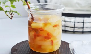平常喝炖梨汁有什么作用（平常喝炖梨汁有什么作用和功效）