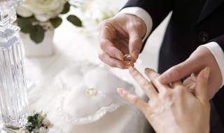 别人结婚时说什么好（别人结婚该说些什么话好听呢）