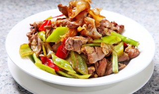 炒鸡心怎么炒好吃（鸡丁怎么炒好吃）