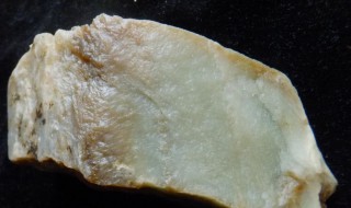和田玉籽料和山料的区别 新疆和田玉籽料和山料的区别