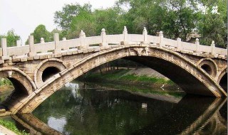 赵州桥的三个特点是什么（赵州桥的三个特点是什么和什么）