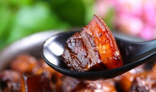 土豆红烧肉的做法家常 土豆红烧肉的做法 家常