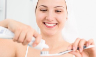 牙膏可以卸指甲油 没有卸甲油指甲油怎么洗掉小窍门
