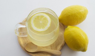 柠檬什么时候吃美白 喝柠檬泡水可以美白吗