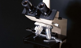 显微镜的使用步骤（电子显微镜的使用步骤）