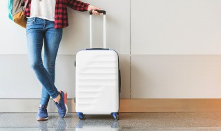 飞机行李箱托运尺寸 飞机行李托运多少公斤免费