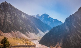 什么的山峰（什么的山峰填合适的词）