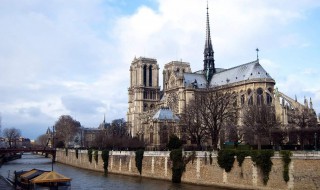 巴黎圣母院大火原因 巴黎圣母院大火原因分析