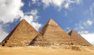 埃及金字塔占地面积是多少（埃及金字塔占地面积是多少平方米）