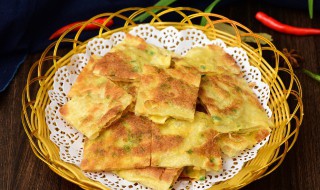 葱油饼怎么制作（葱油饼怎么制作用温水和面还是冷水）
