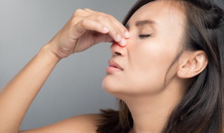收缩鼻头毛孔粗大的方法 收缩鼻头毛孔粗大的方法有哪些