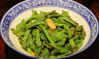 青椒炒扁豆做法步骤（青椒炒扁豆做法步骤图）