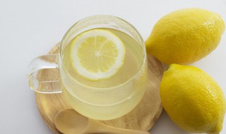 干柠檬片泡水的好处 干柠檬片泡水的好处与坏处
