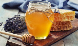 蜂蜜多久过期变质 放了七八年的蜂蜜还能吃吗
