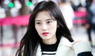 如何让头发变得乌黑油亮?（如何让头发变得乌黑油亮一些）
