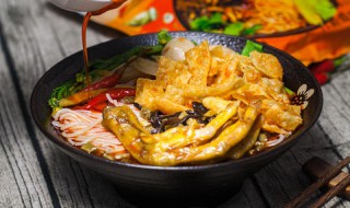螺蛳粉店鸭掌制作方法 螺蛳粉店里面的鸭爪是怎么做的