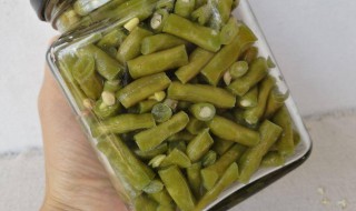 腌好的酸豆角怎么保存时间长（腌制好的酸豆角怎么吃）