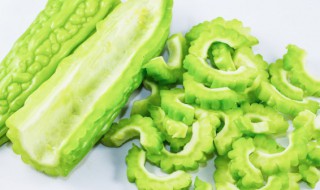 苦瓜豆腐汤的做法和配方（苦瓜豆腐汤的做法和配方大全）
