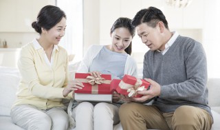 母亲节应该送妈妈什么礼物（母亲节应该送妈妈什么礼物呢）