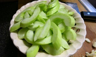 鱼丸炒白瓜做法步骤 鱼丸炒白菜