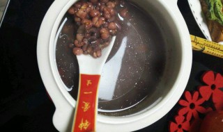 赤小豆煲汤做法（赤小豆煲汤做法与功效）