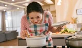 干锅鱼排怎么做（干锅鱼整个鱼的做法）