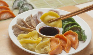 手工制作彩色饺子的做法（彩色饺子制作过程）
