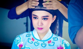 一般什么人自称小生（什么人会自称小生）