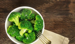 西兰花配嫩豆腐怎么做 西兰花配嫩豆腐怎么做好吃