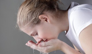 用什么洗脸美白 用什么洗脸美白去黄