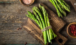 凉拌芦笋怎么做好吃法大全窍门 凉拌芦笋肉做法窍门