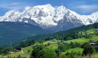 阿尔卑斯山脉的最高峰是是什么（阿尔卑斯山脉的最高峰是什么?）