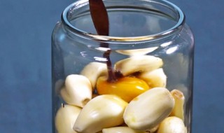 醋泡大蒜需要放冰箱吗（醋泡大蒜需要放冰箱吗多久）