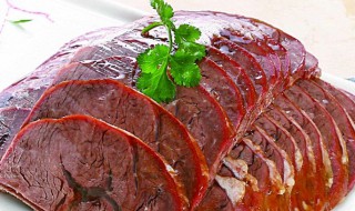酱牛肉有绿色荧光是怎么回事 牛肉上有绿色荧光可以吃吗