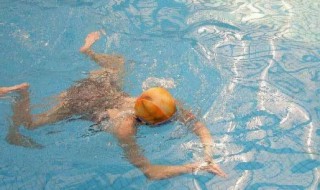 蛙泳换气正确方法 女性长期蛙泳身型变化