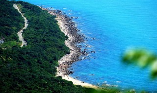 海岸线曲折的原因 海岸线曲折的原因的答题模板