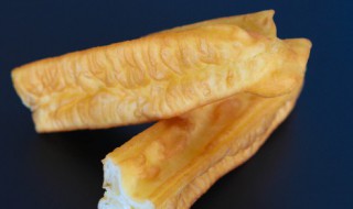 老油条的做法和配方 酥脆蓬松 老油条的做法和配方