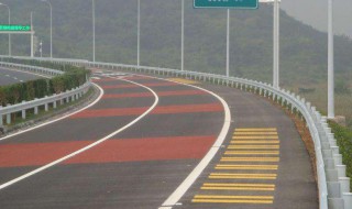 道路三色标线什么意思（道路三色标线什么意思啊）