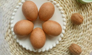 核桃壳子煮鸡蛋（核桃壳子煮鸡蛋可以吃吗）