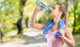 喝水可以降血压吗（量血压前多喝水可以降血压吗）