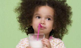 如何让宝宝喝奶粉 如何让宝宝喝奶粉奶量大增