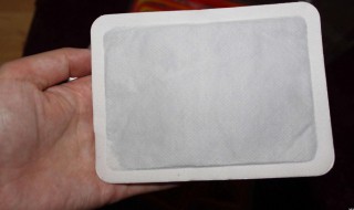 暖宝宝破了有毒吗 暖宝宝破了对身体有危害吗