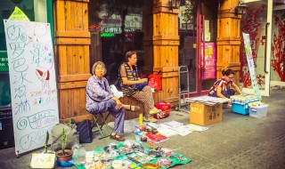 夜市摆摊什么最好卖利润高 夜市摆摊什么最好卖利润高小吃