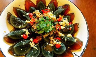 松花蛋怎么做好吃（黄瓜拌松花蛋怎么做好吃）