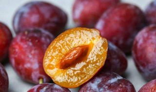新鲜西梅一天吃几个 新鲜西梅一天吃几个为宜